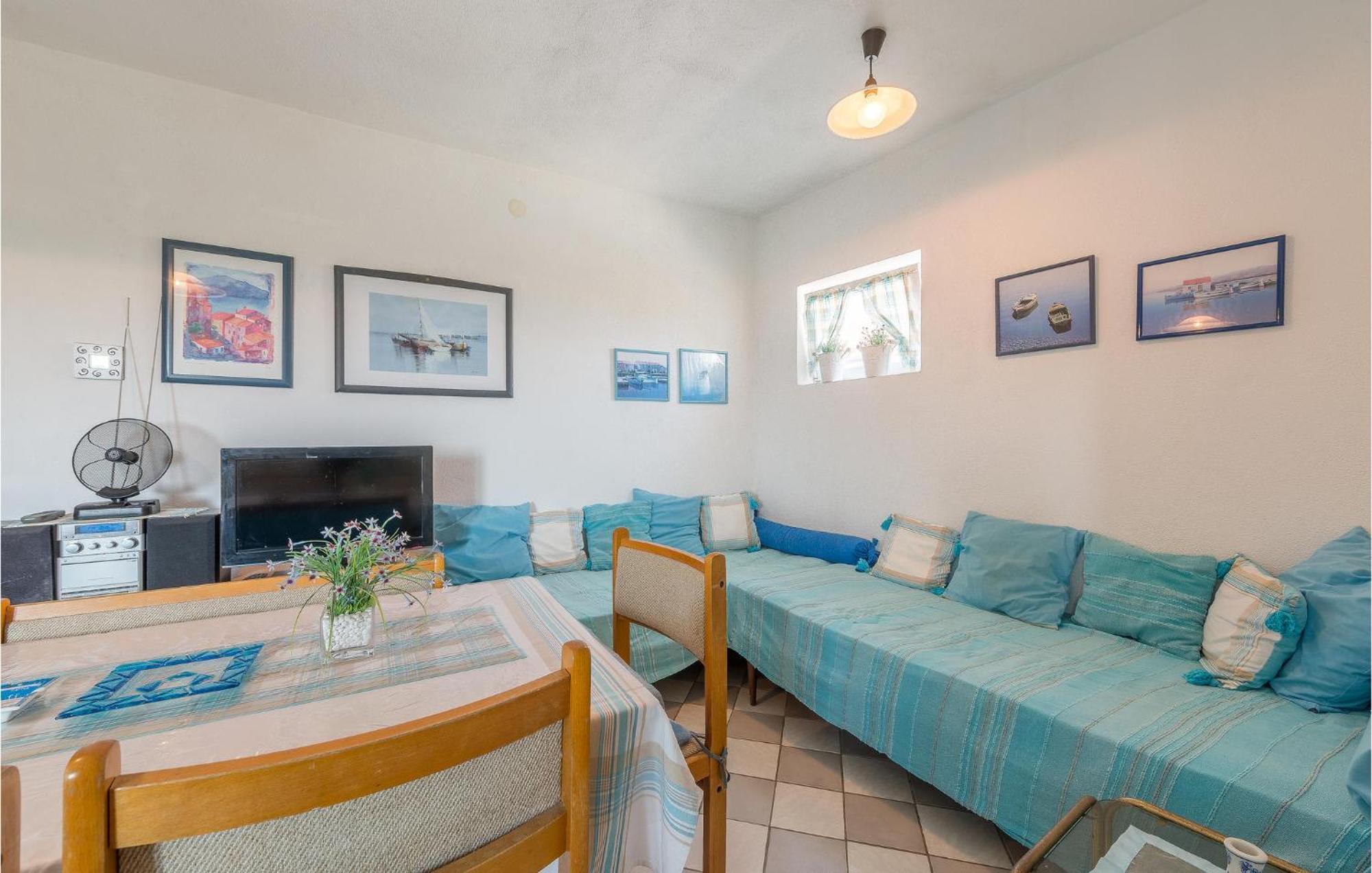1 Bedroom Lovely Apartment In Tribunj Tribalj 외부 사진
