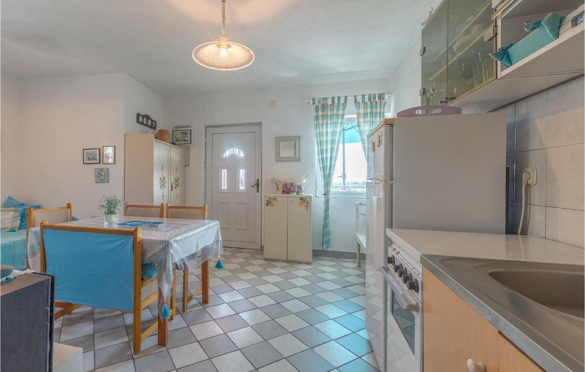 1 Bedroom Lovely Apartment In Tribunj Tribalj 외부 사진
